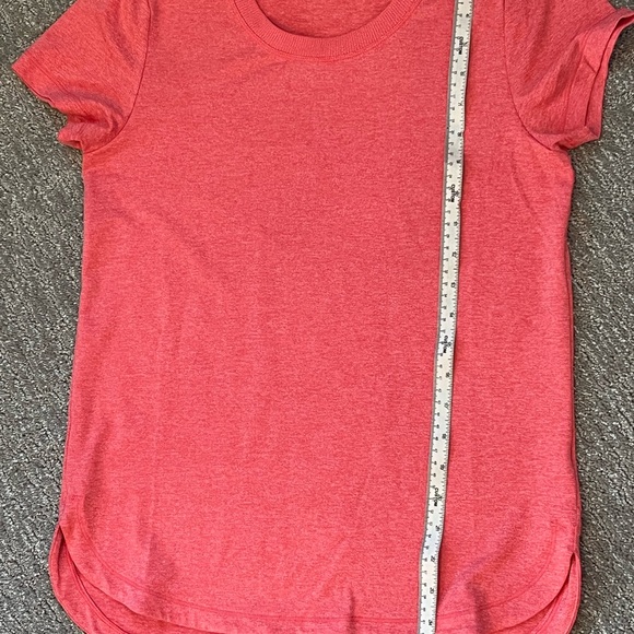 Athleta Womans Uptempo Coral Petal Pink Tee Sz XS - Picture 4 of 9